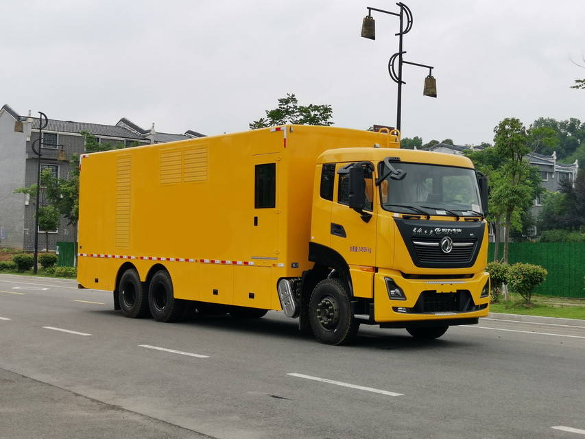 東風(fēng)天龍後雙橋500KW-800KW電源車